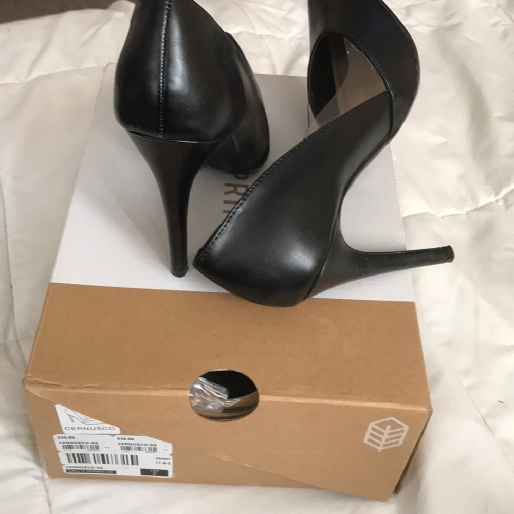 Black heels size 7
